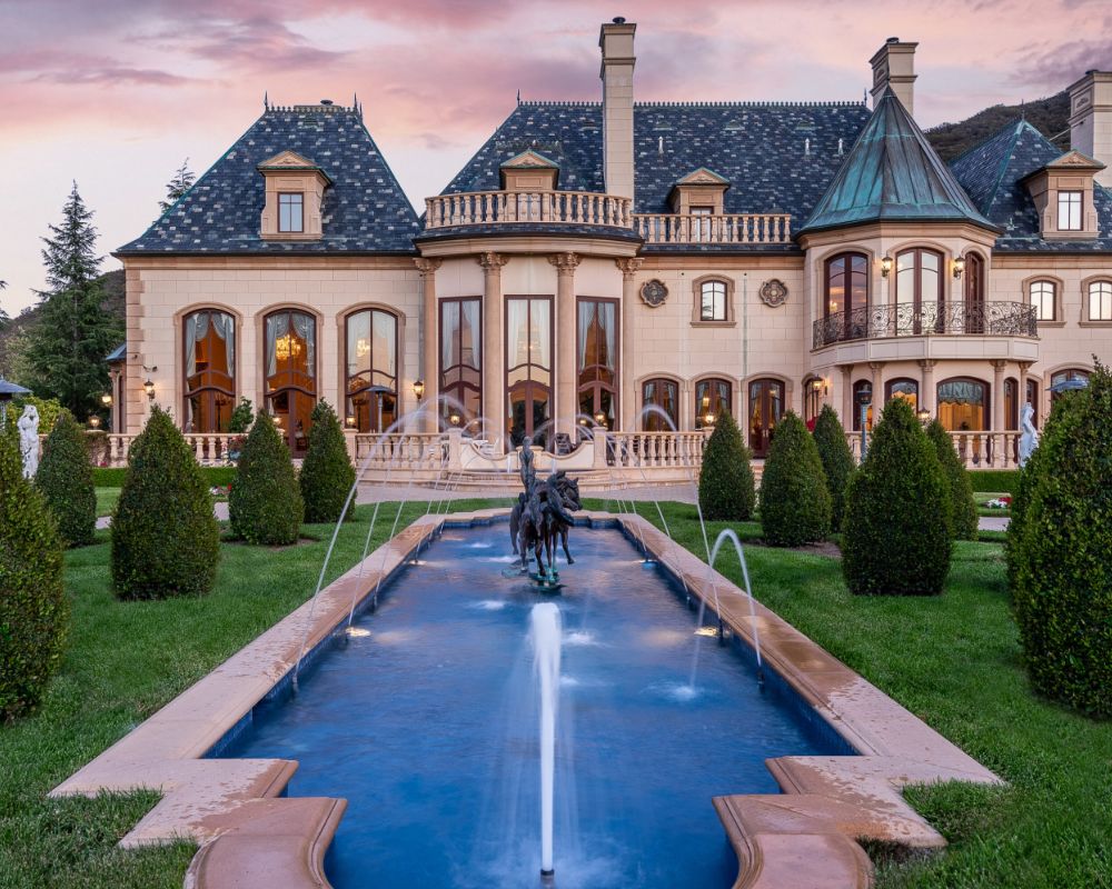 Luxury real estate auction firms