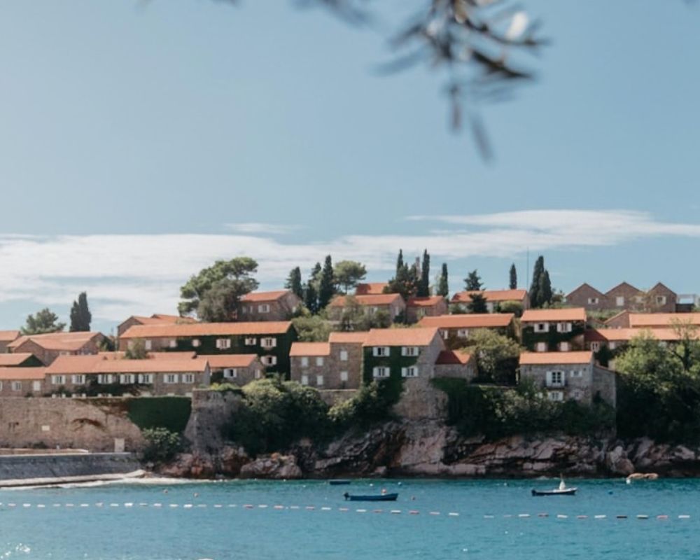 Deloitte luxury report 2026